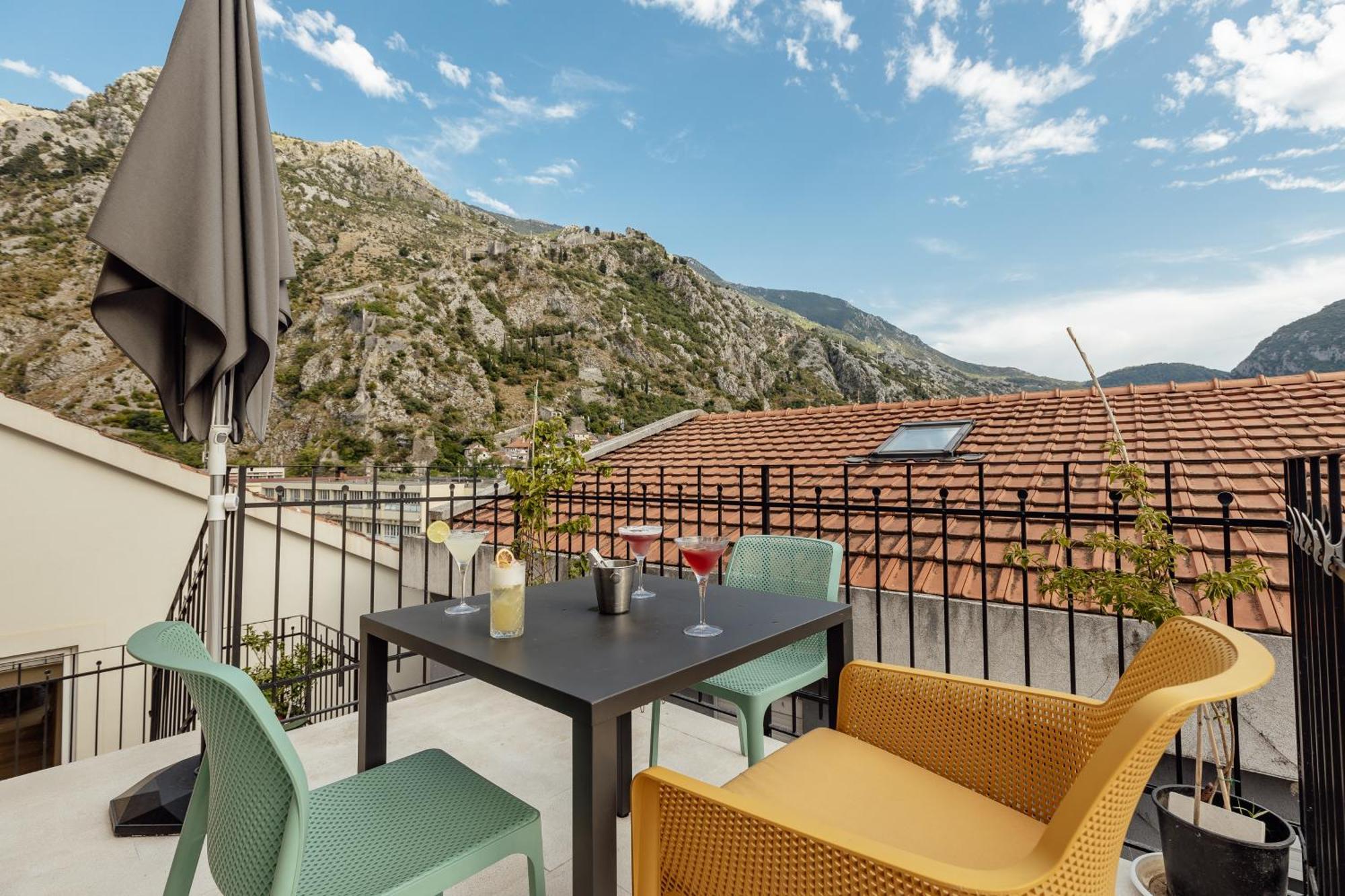 Kotor Central Point المظهر الخارجي الصورة