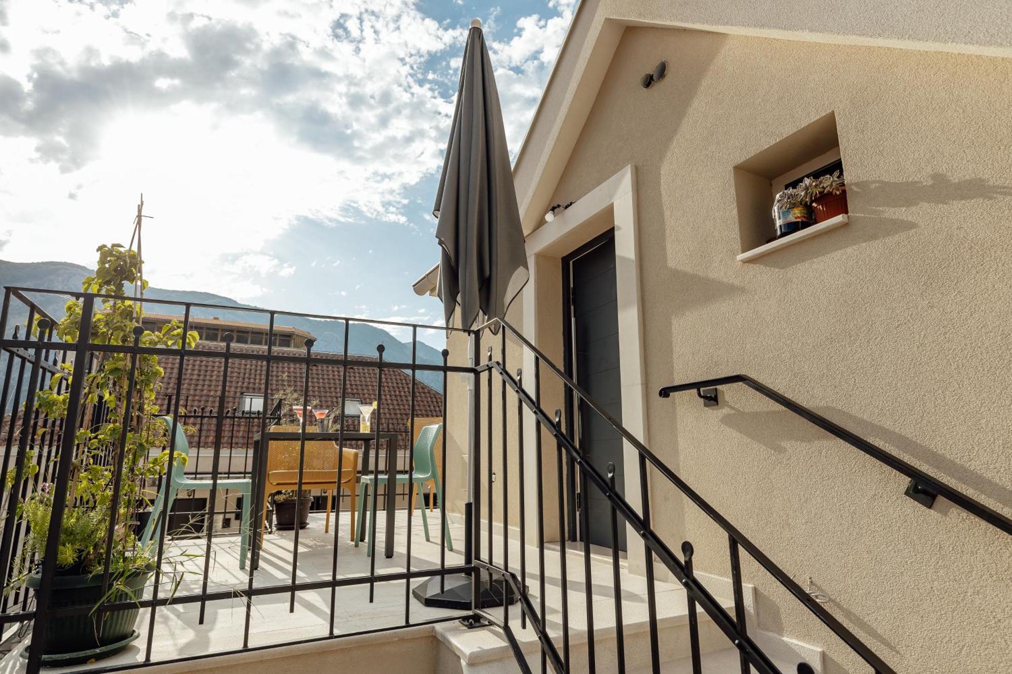 Kotor Central Point المظهر الخارجي الصورة