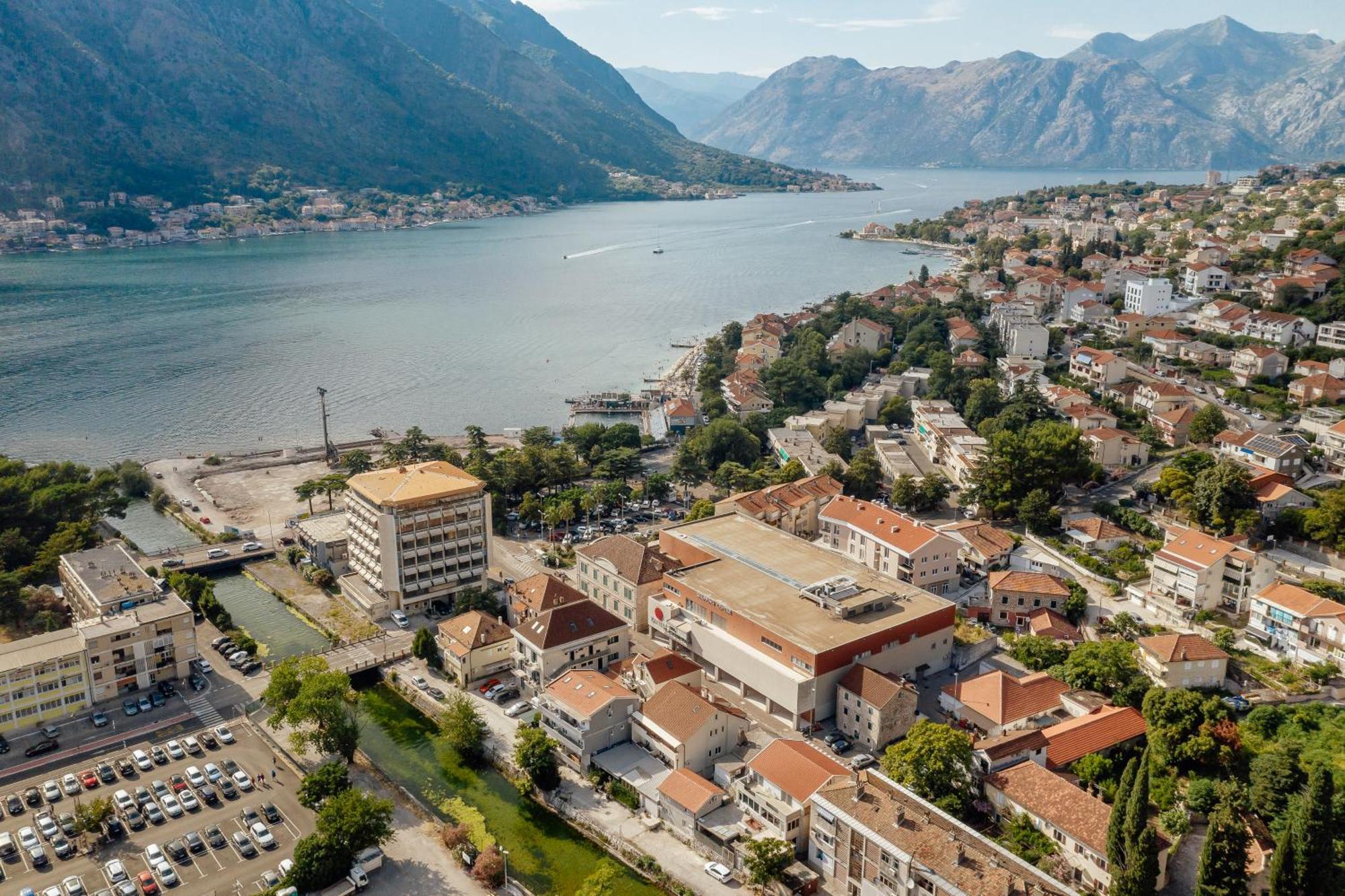 Kotor Central Point المظهر الخارجي الصورة